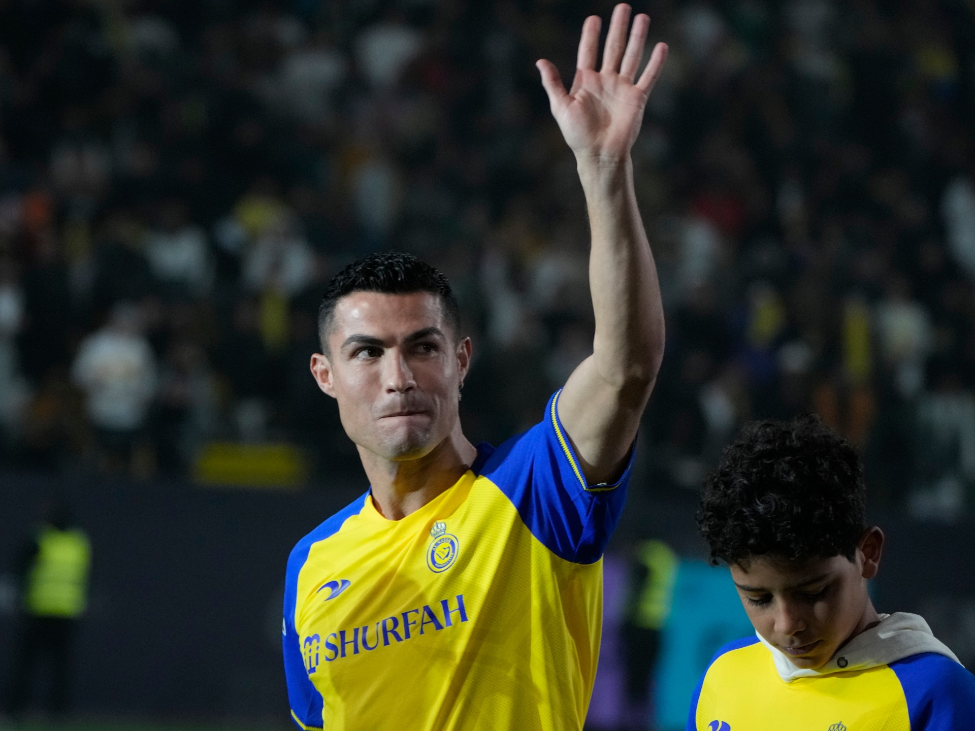 Countless Saudi fans cheer as Ronaldo revealed at Al Nassr