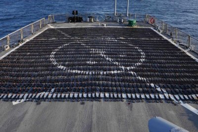 U.S. Navy takes more than 2,000 attack rifles smuggled from Iran