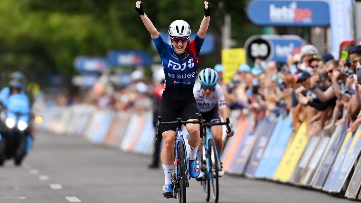 Aussie biking star Grace Brown wins very first Tour Down Under title in thrilling sprint surface