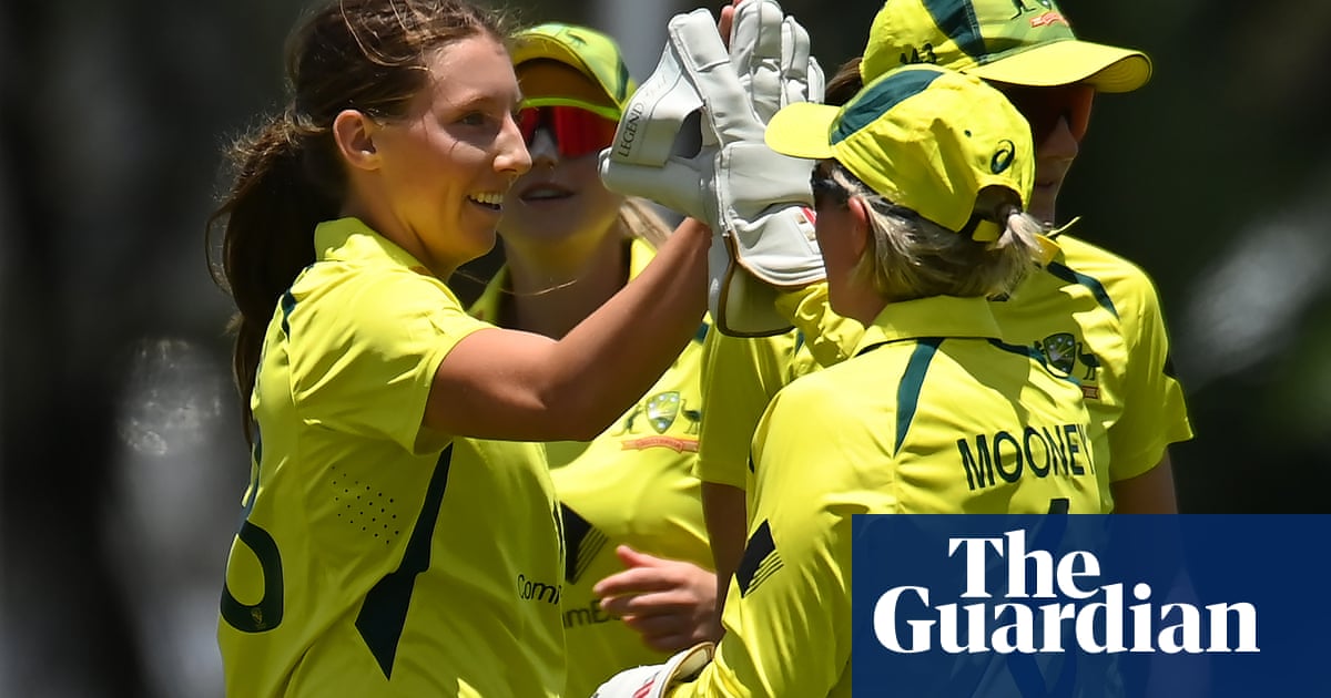 Australian bowlers supply platform for 2nd ODI hammering of Pakistan – The Guardian