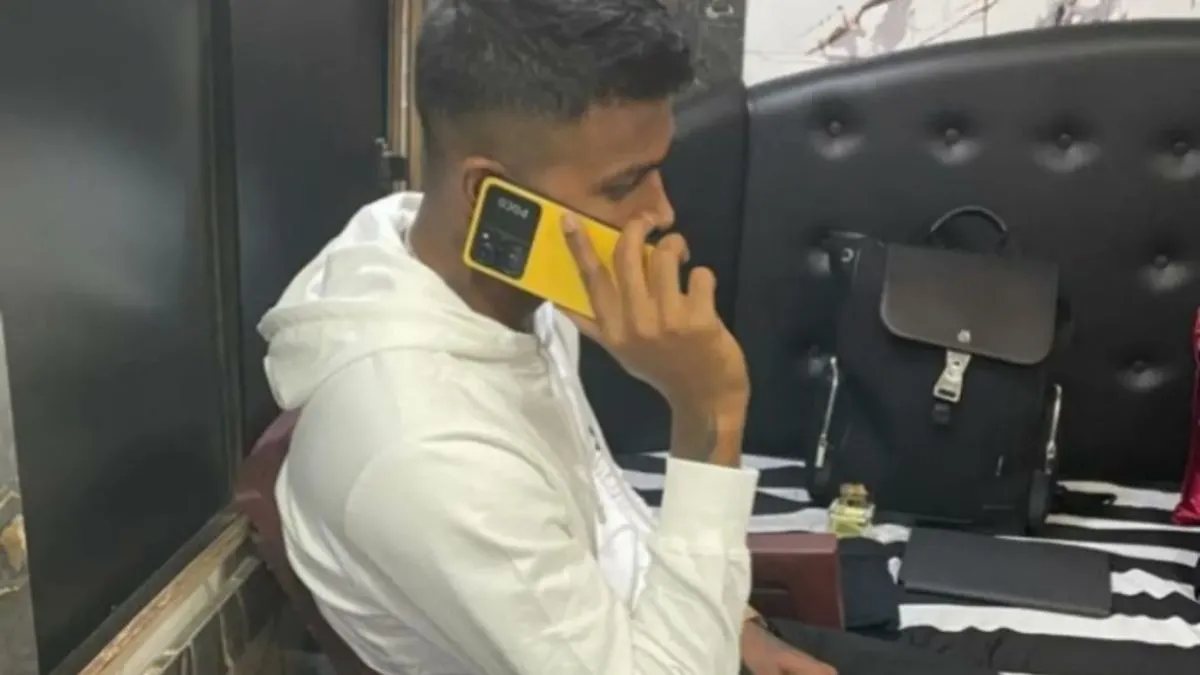 Poco X5 Pro 5G Smartphone Leaked By Cricketer Hardik Pandya; Launch Imminent