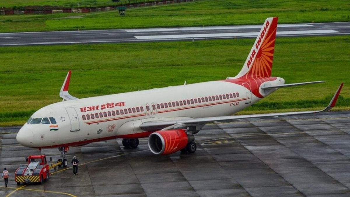 In the middle of peeing debates, Air India customizes in-flight alcohol service policy