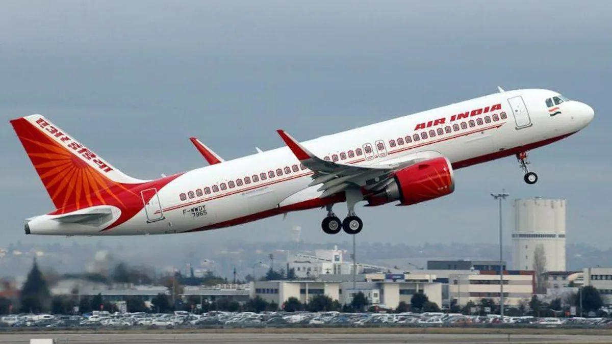 FIR for urinating on a woman in flight, teams ready to arrest the accused