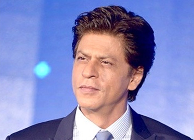 #AskSRK: Pathaan star Shah Rukh Khan has the quirkiest action to a fan’s question of “when will you come out”