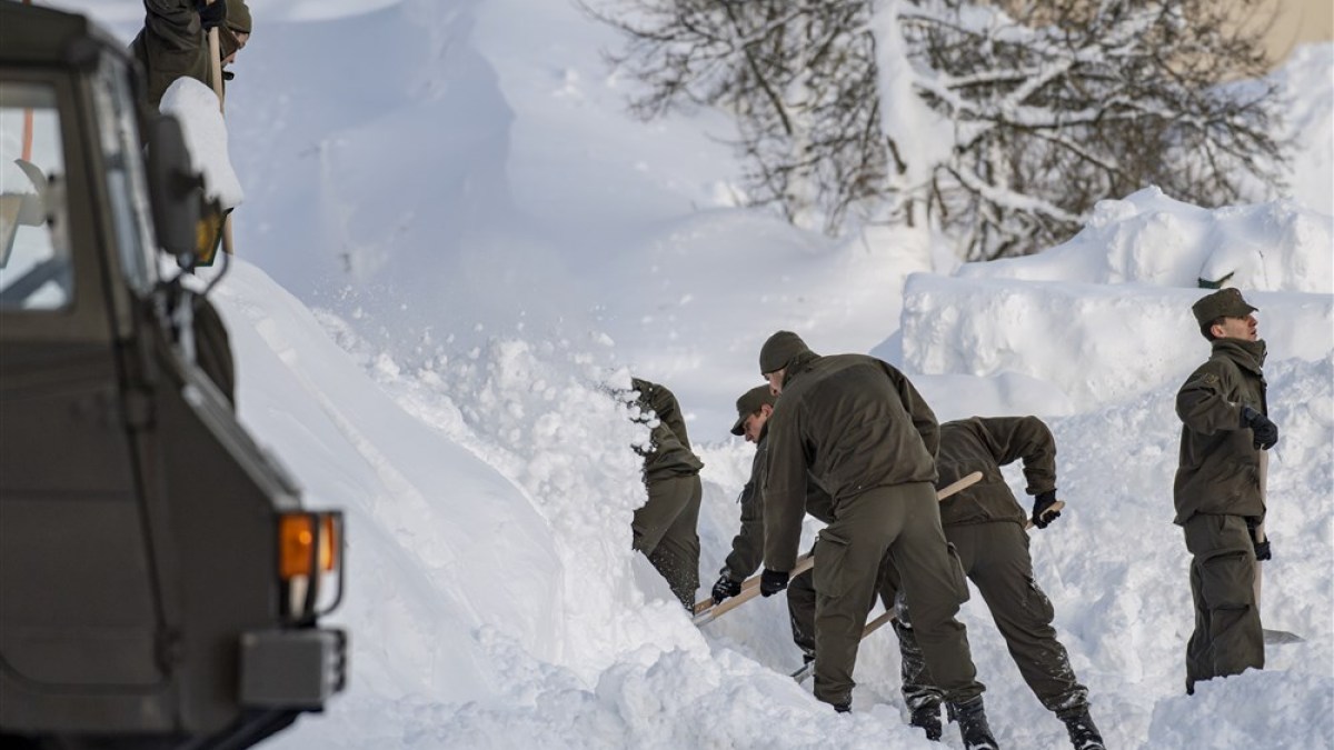 Austria avalanches eliminate a minimum of 8 individuals