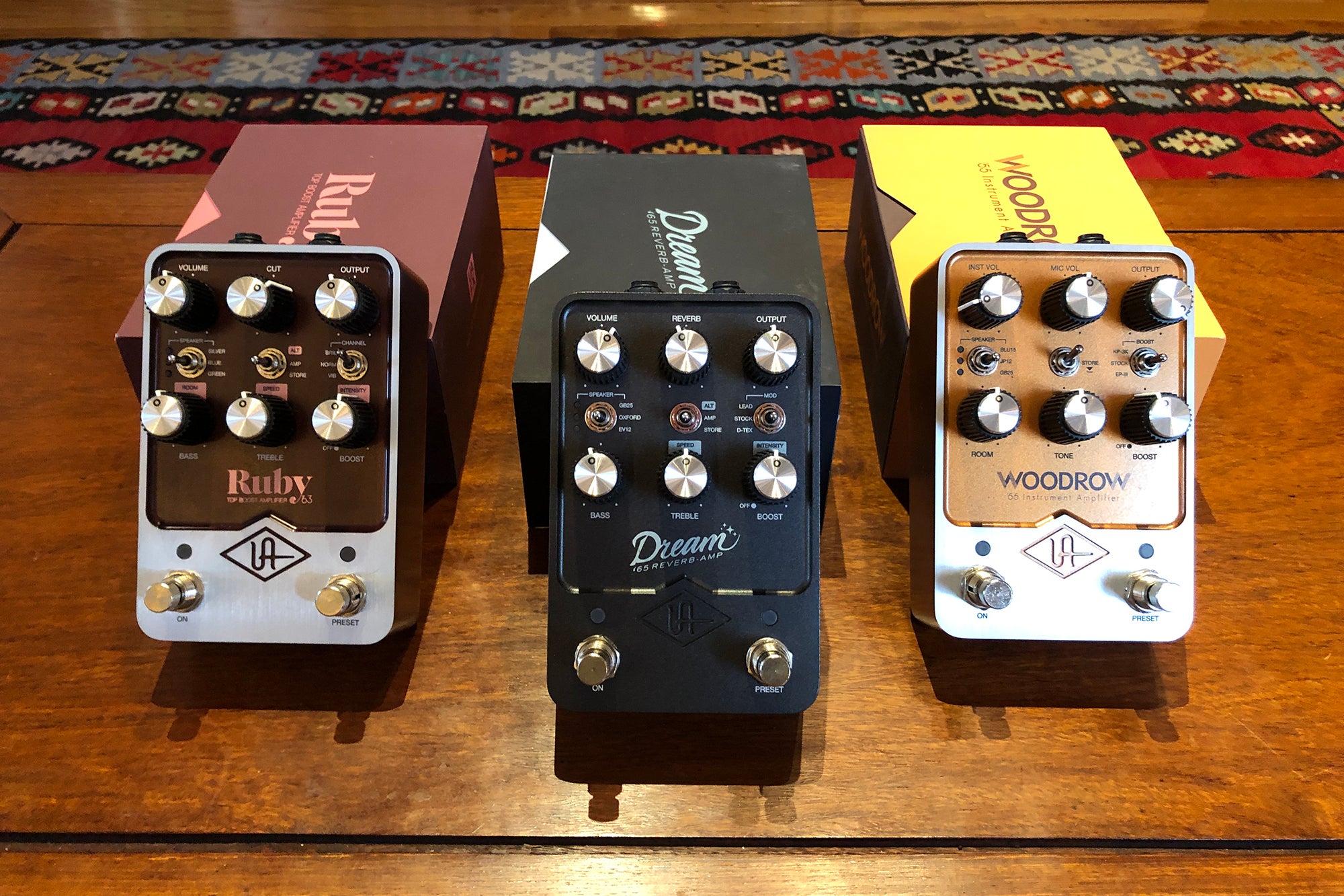 Universal Audio guitar pedal contrast: Which amp emulator is best for you?