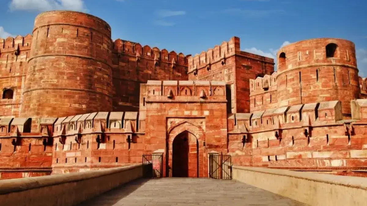 Maha govt looks for ASI’s nod for cultural occasion in Agra Fort’s Diwani-e-Aam to commemorate Shivaji’s b’day