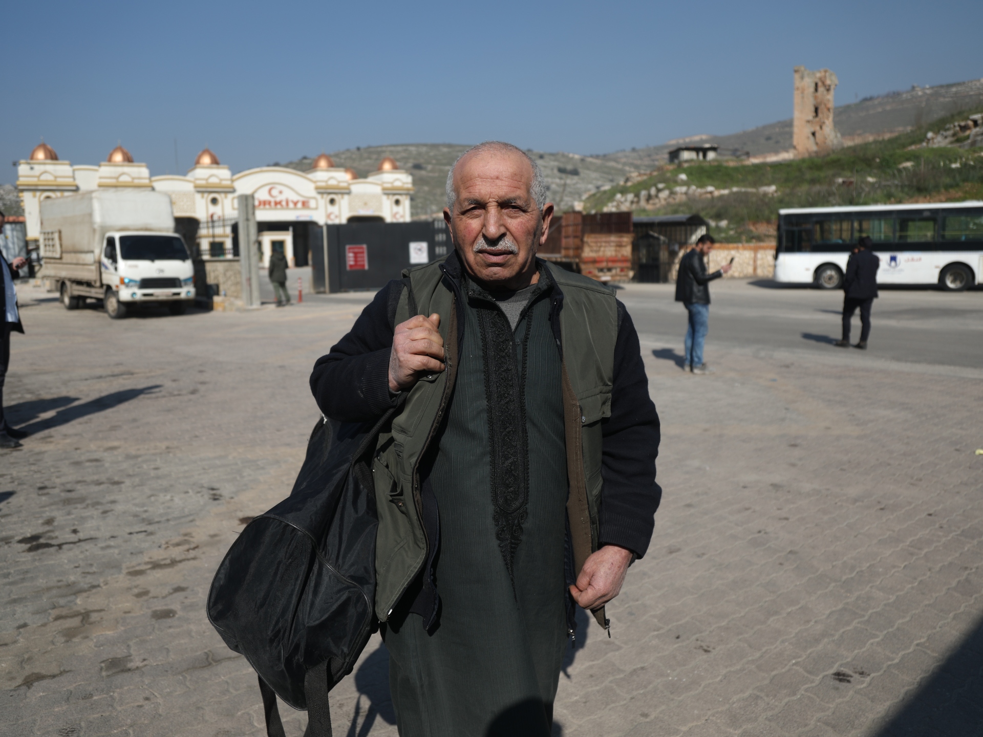 Syrian refugees return house from Turkey after quake destruction