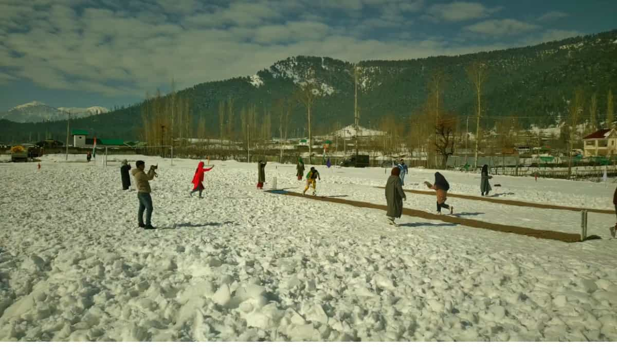 Indian army arranges Women’s Snow Cricket Tournament in North Kashmir