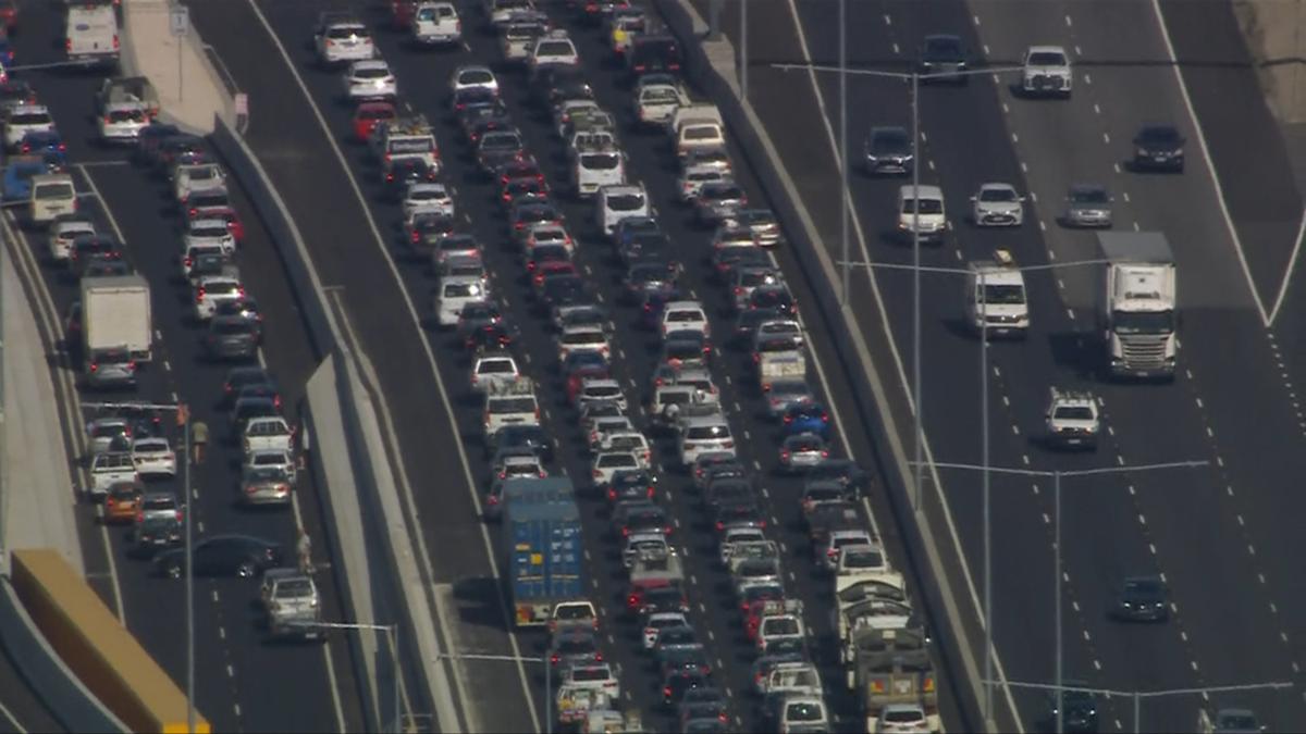 Significant hold-ups as 3 trucks and 4 cars and trucks clashed in Victoria highway