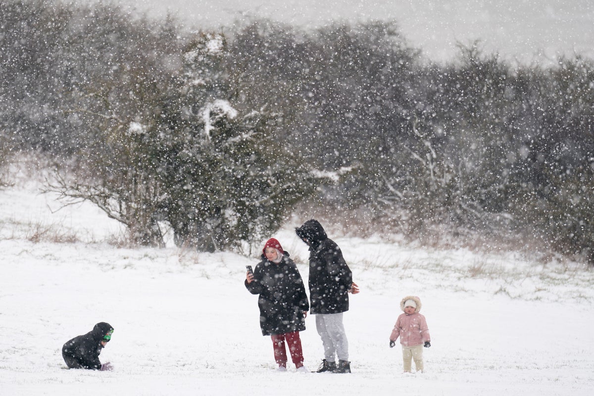 Blizzards and deep snow to strike north and main England amidst amber caution