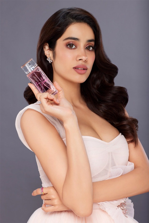 Janhvi Kapoor ends up being brand-new brand name ambassador for scent variety of RENÉE Cosmetics