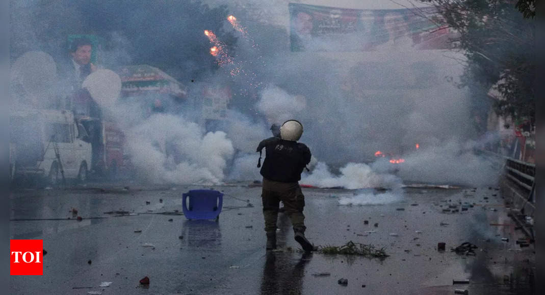 Lahore’s Zaman Park under siege after clashes in between police officers, Imran Khan’s fans