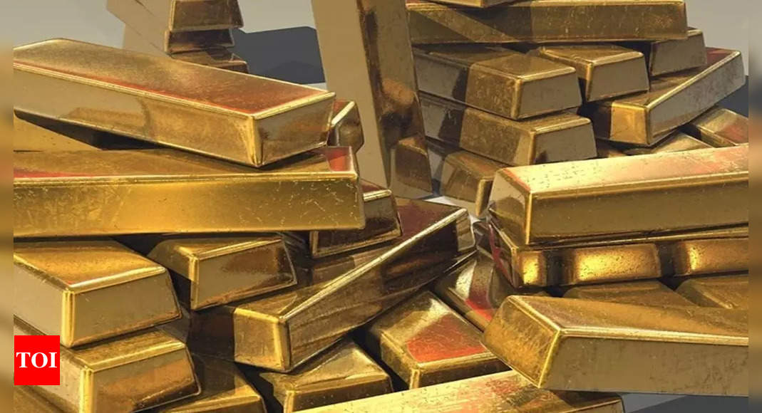 Gold strikes record Rs 60,000, turns safe house amidst international issues