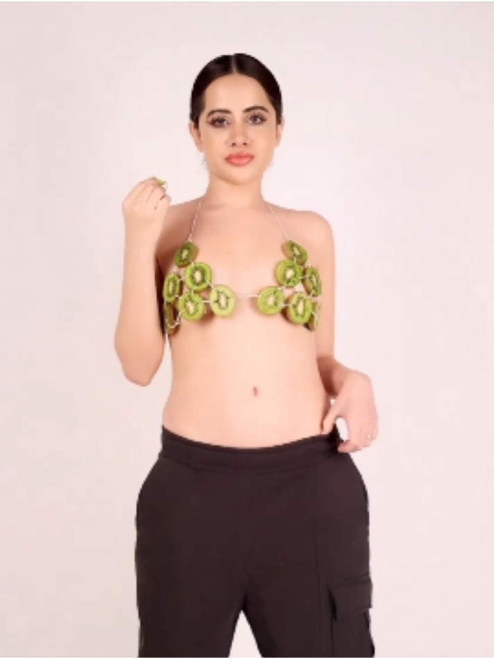 Urfi Javed made bikini top from Kiwi, users were surprised by such an idea