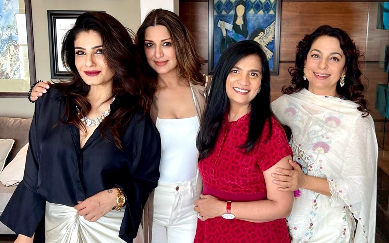 Raveena Tandon commemorates Padma Shri win with her lady gang, Juhi Chawla, Sonali Bendre and Shilpa Shetty; see photos