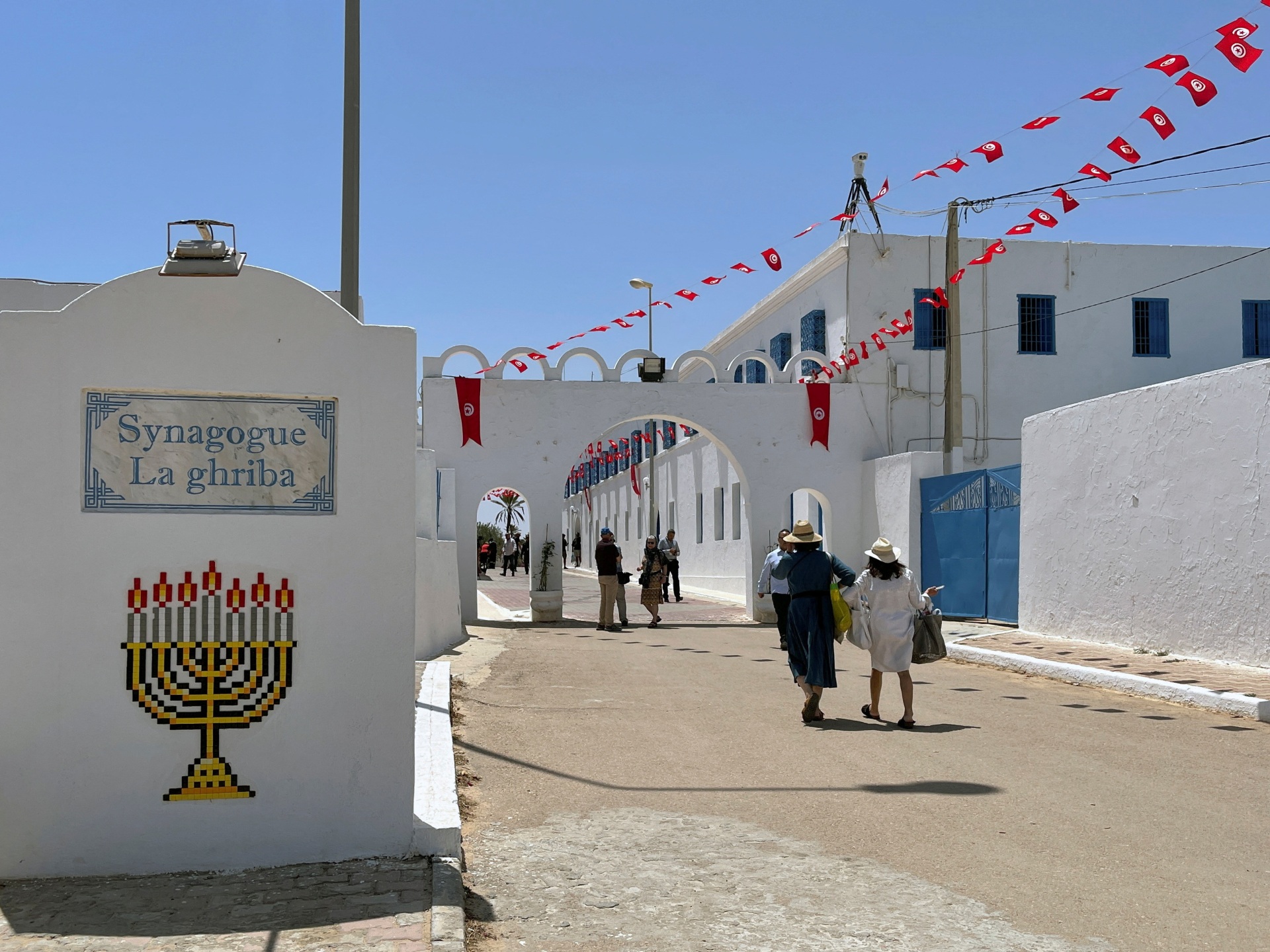 4 dead after attack near synagogue on Tunisia’s Djerba island