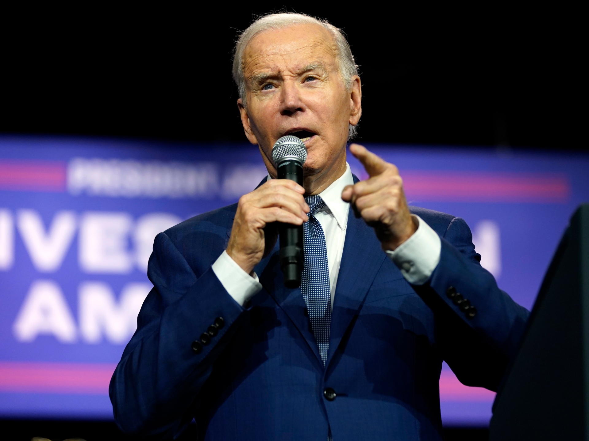 Biden alerts of economic downturn unless GOP accepts raise financial obligation ceiling