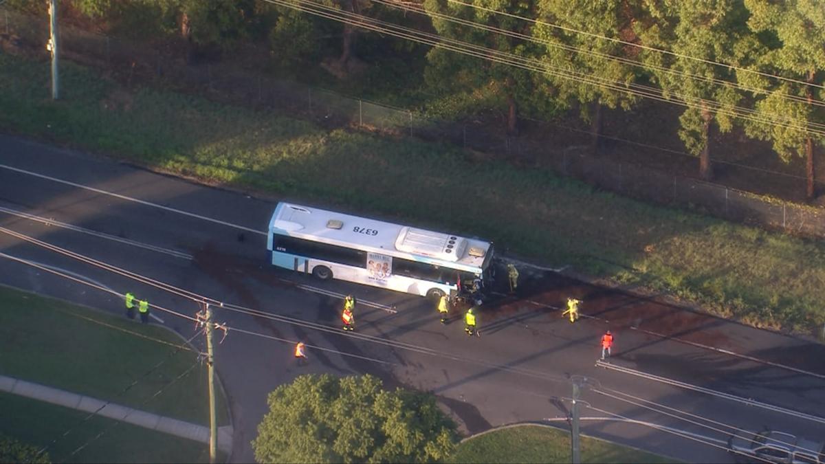 Truck hits bus in Windsor, triggering significant hold-ups for Sydney drivers