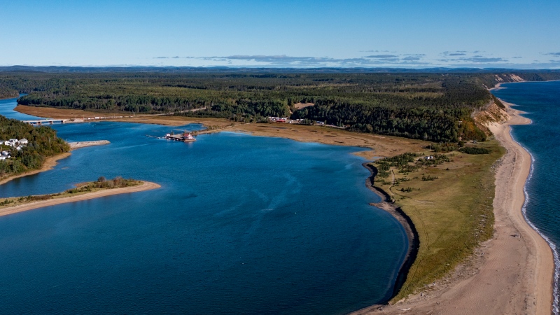 4 kids and one male drown after Quebec fishing mishap: provincial cops