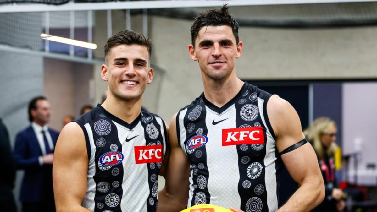 Scott Pendlebury breaks AFL record for the majority of profession disposals as fans use mid-game standing ovation