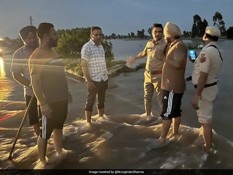 2007 T20 World Cup-winning Hero Joginder Sharma, Now DSP, Helps In Flood Relief Efforts In Ambala