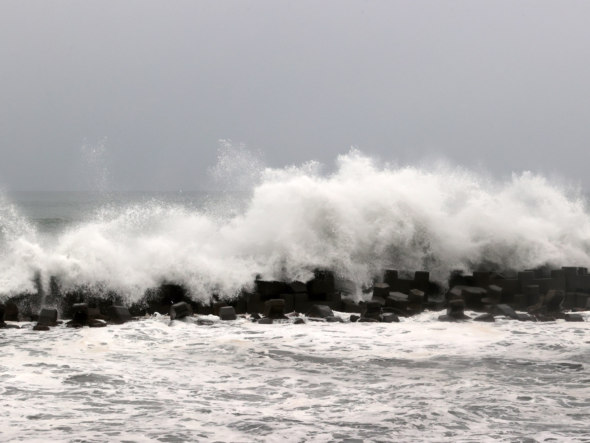 Tropical cyclone Doksuri heads for China after damaging Philippines