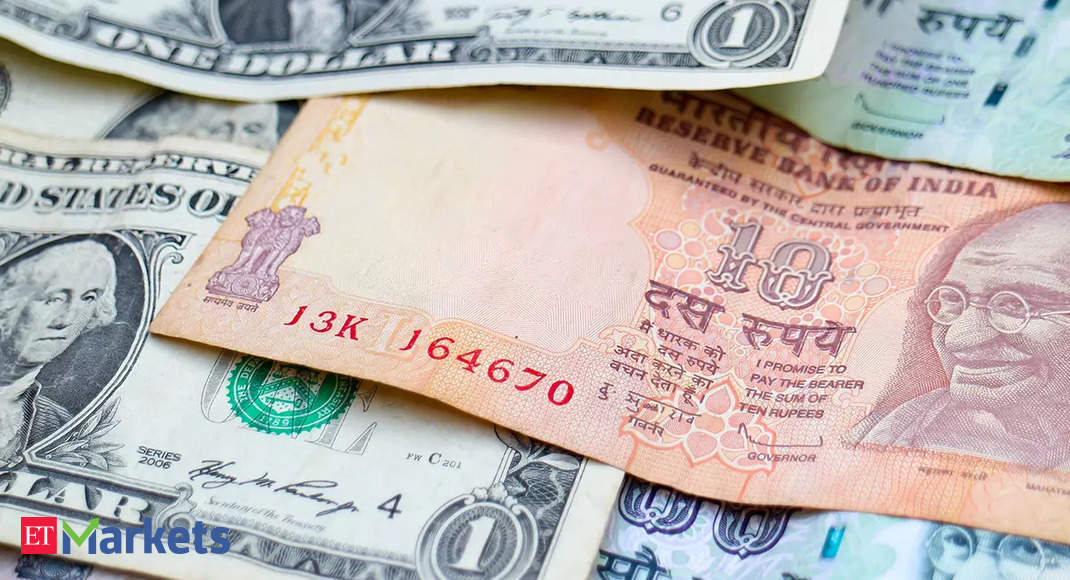 Rupee posts greatest single-day gain in almost 1-1/2 mths on dollar inflows