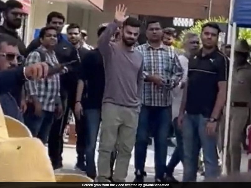 Enjoy: Virat Kohli Craze Hits Bengaluru, Even Police Can’t Keep Calm