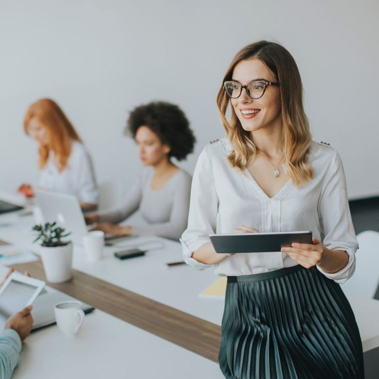 Cómo los hábitos atómicos pueden impulsar la productividad individual y profesional