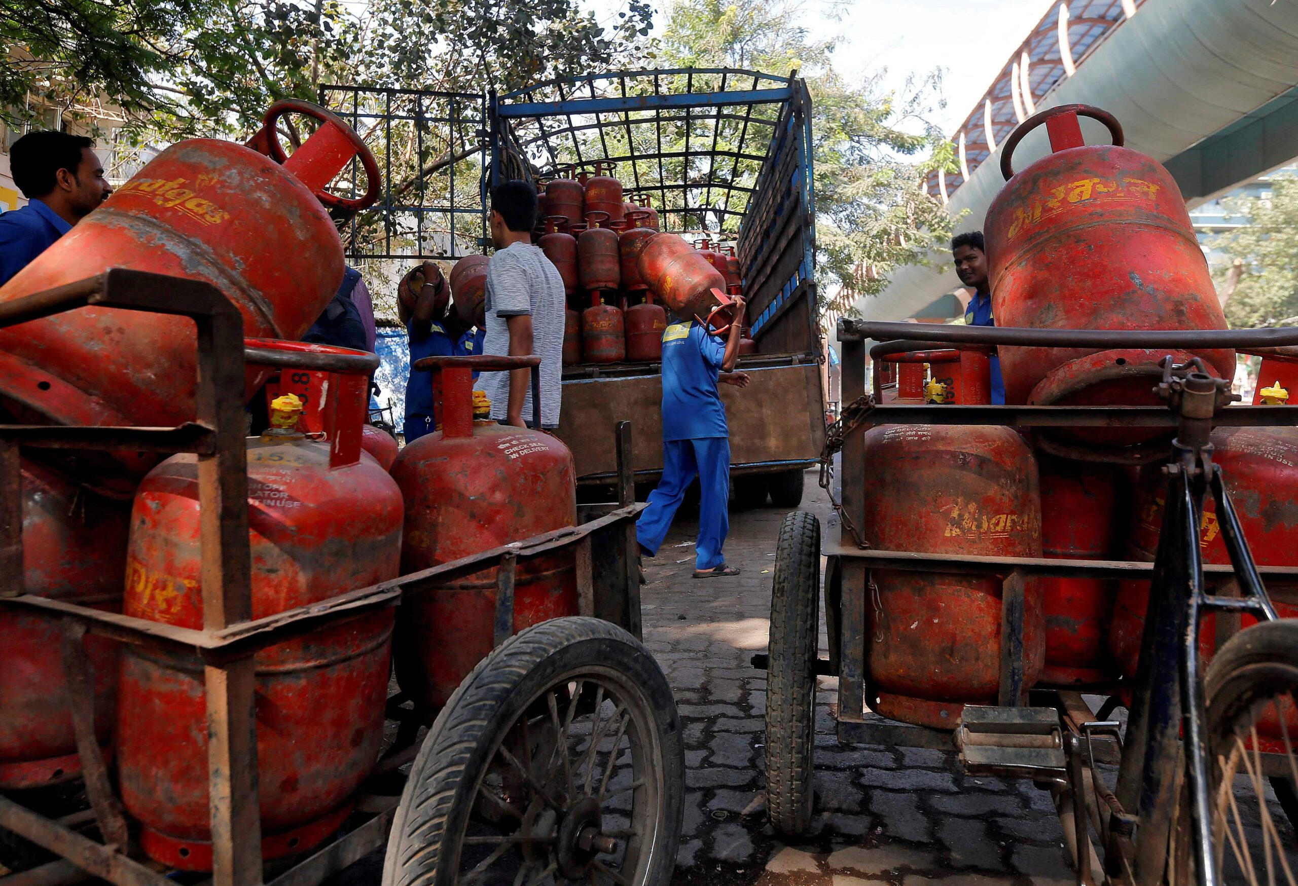 Relief for individuals as Indian federal government slashes LPG cylinder rates by $2.42