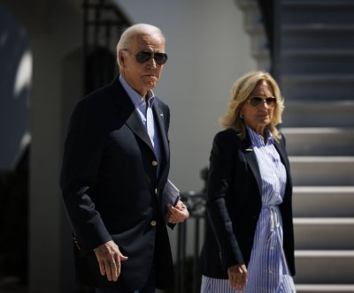 Bidens examine Hurricane Idalia damage, satisfy responders in Florida see