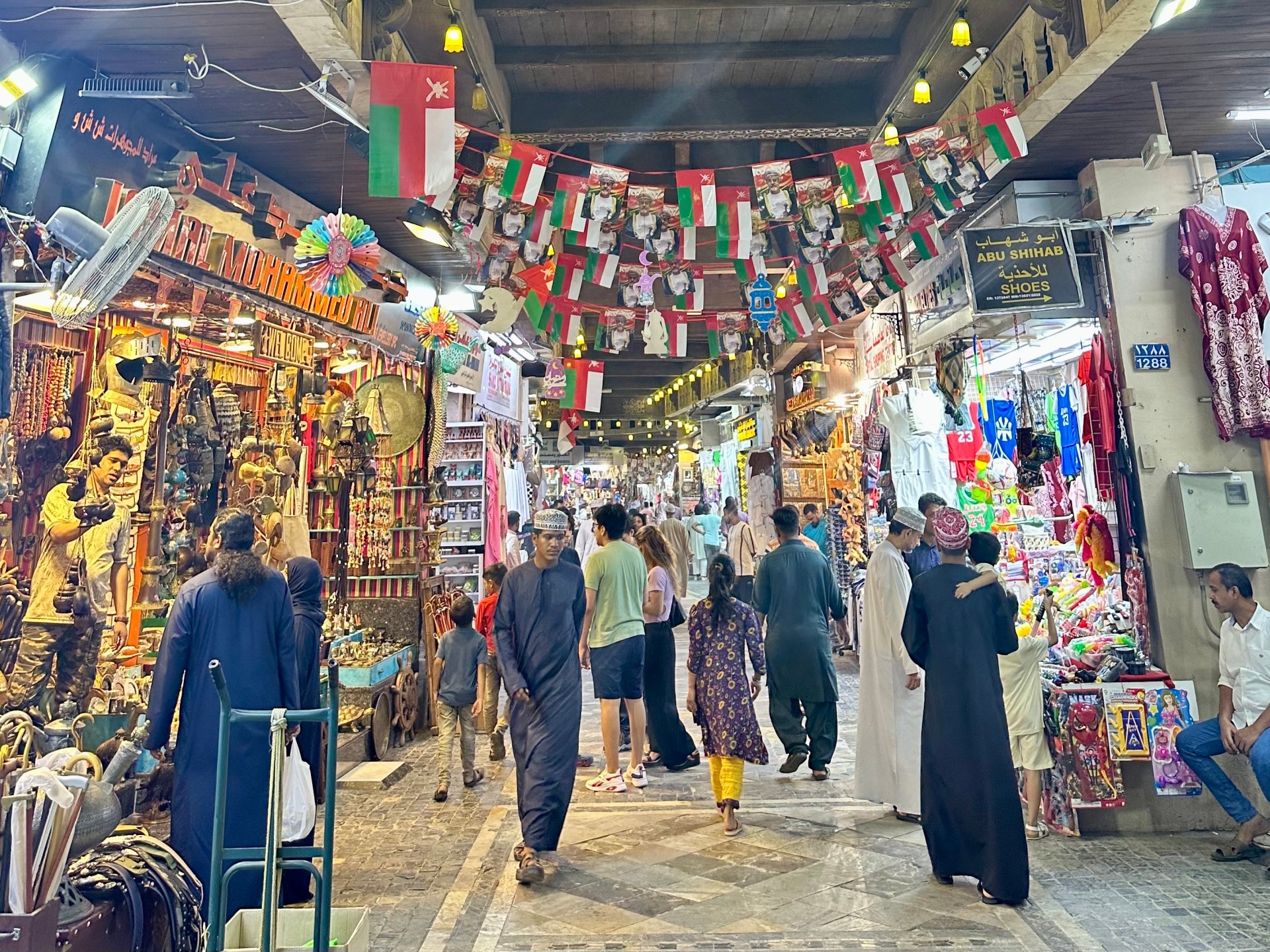 House far from house: South Asian suppliers in an ancient Omani market