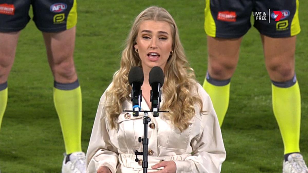 AFL’s nationwide anthem vocalist police officers roasting for dreadful mistake at the Gabba