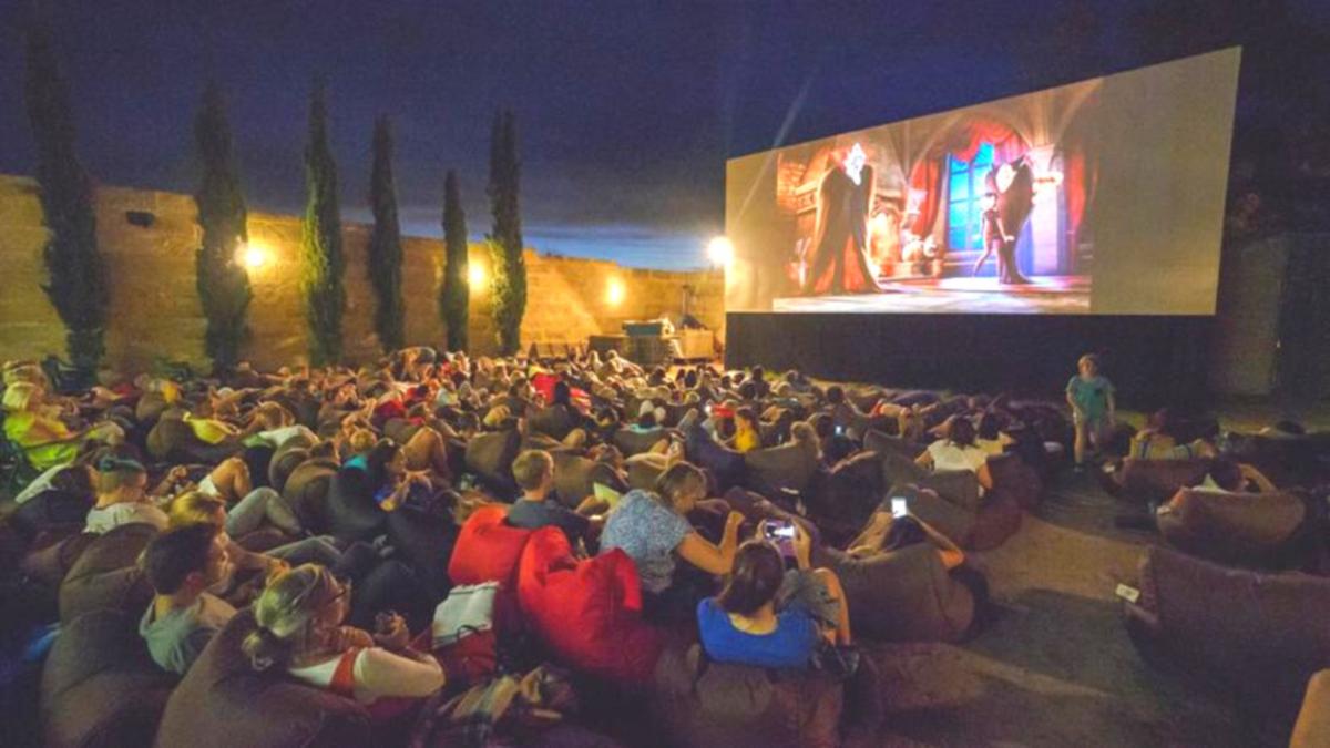 Popular outside movie theater set to close due to sound limitations