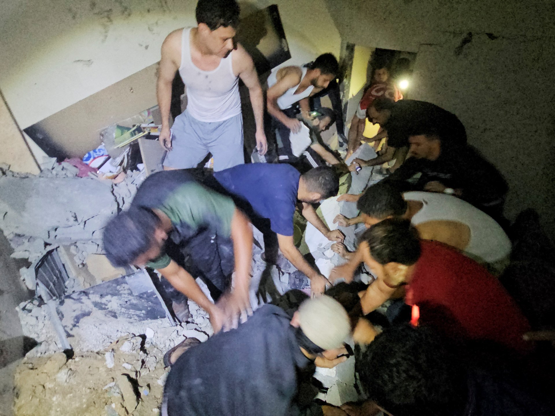 Israeli air attacks eliminate 30 in Gaza’s Jabalia refugee camp: Civil defence