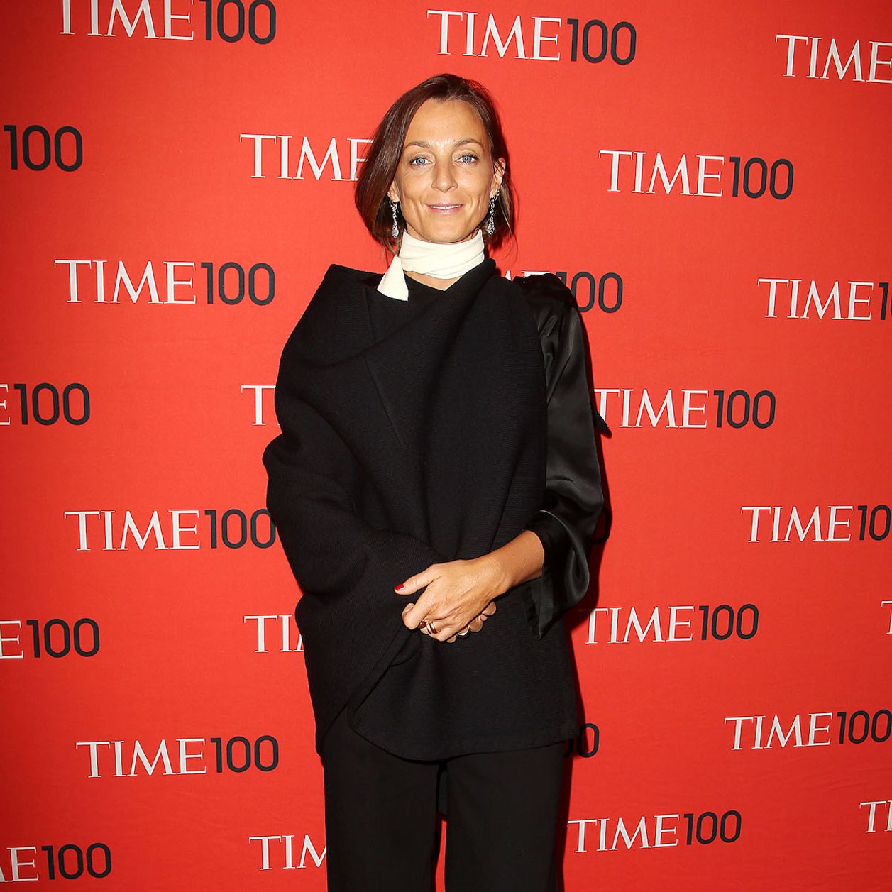 El regreso triunfal de Phoebe Philo: ¡ Su nueva colección arrasa en minutos!