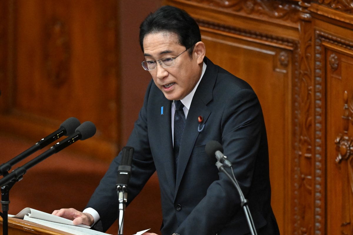 Japan’s Kishida Unveils $113 Billion Stimulus as Poll Numbers Slump