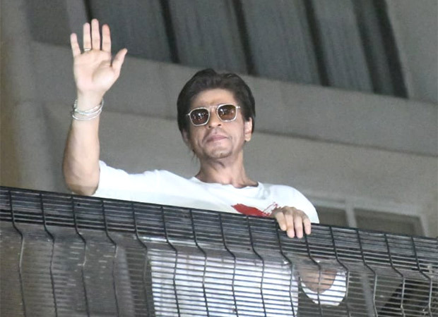 Theft at Shah Rukh Khan’s birthday celebration outside Mannat: 30 fans lose cellphones