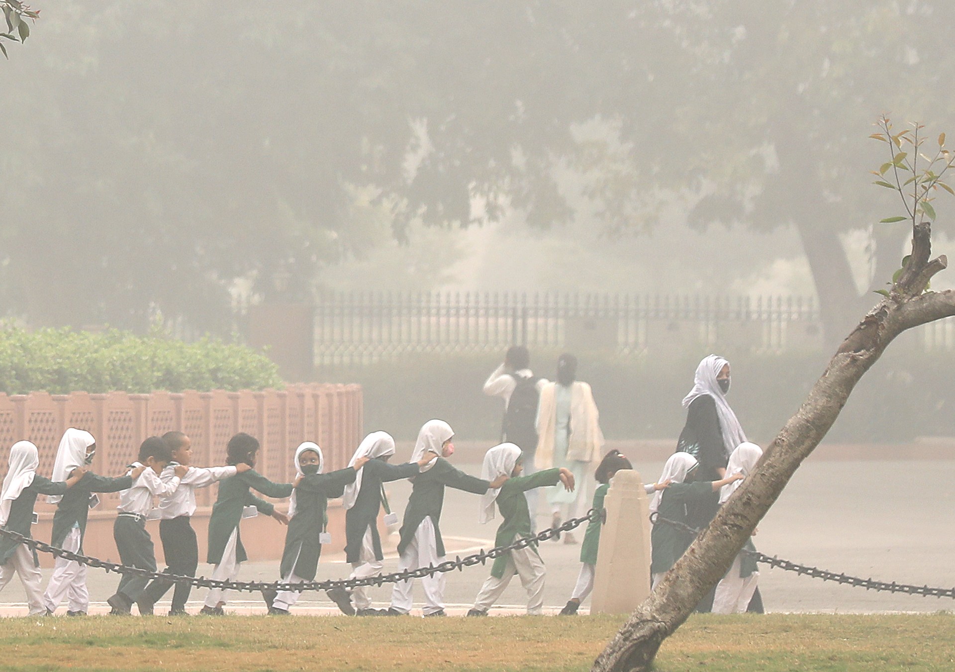 Images: Smog-hit New Delhi extends school shutdown