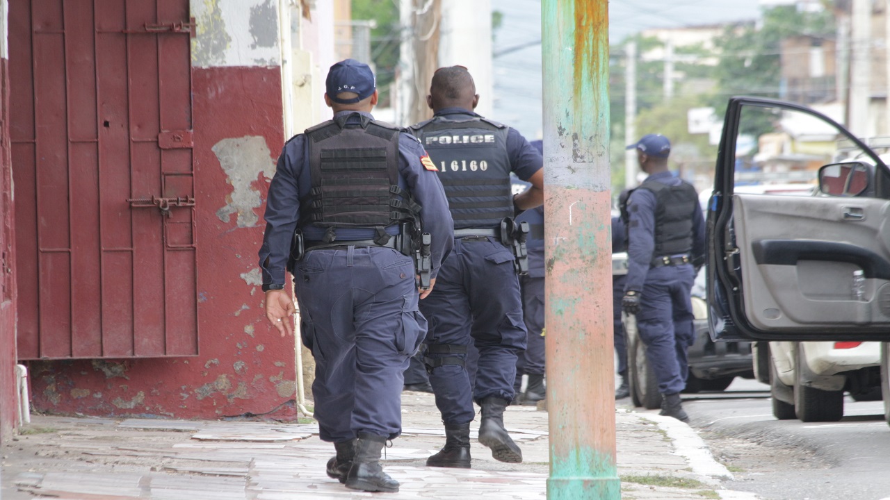 Unknown guy shot by police officer in morning raid in St Elizabeth