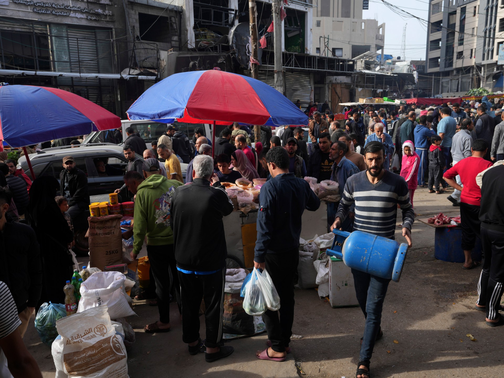 Palestinians stock up on fundamentals amidst rise in Gaza food costs