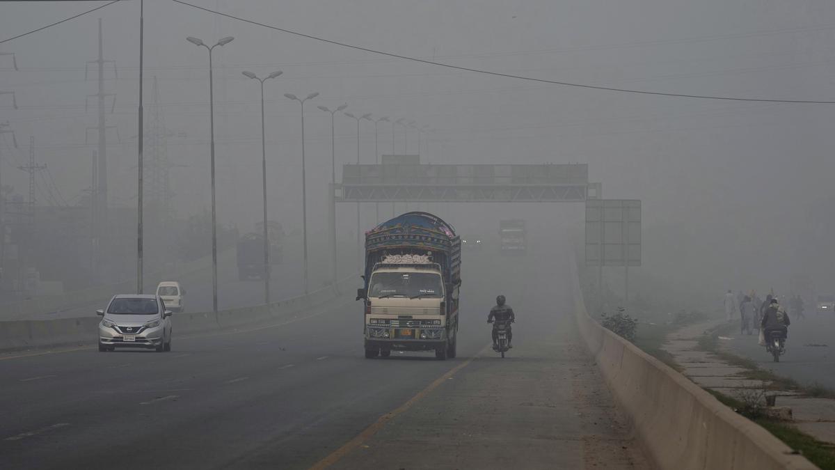 Skyrocketing contamination in Pakistan’s Lahore fills wards with ill kids