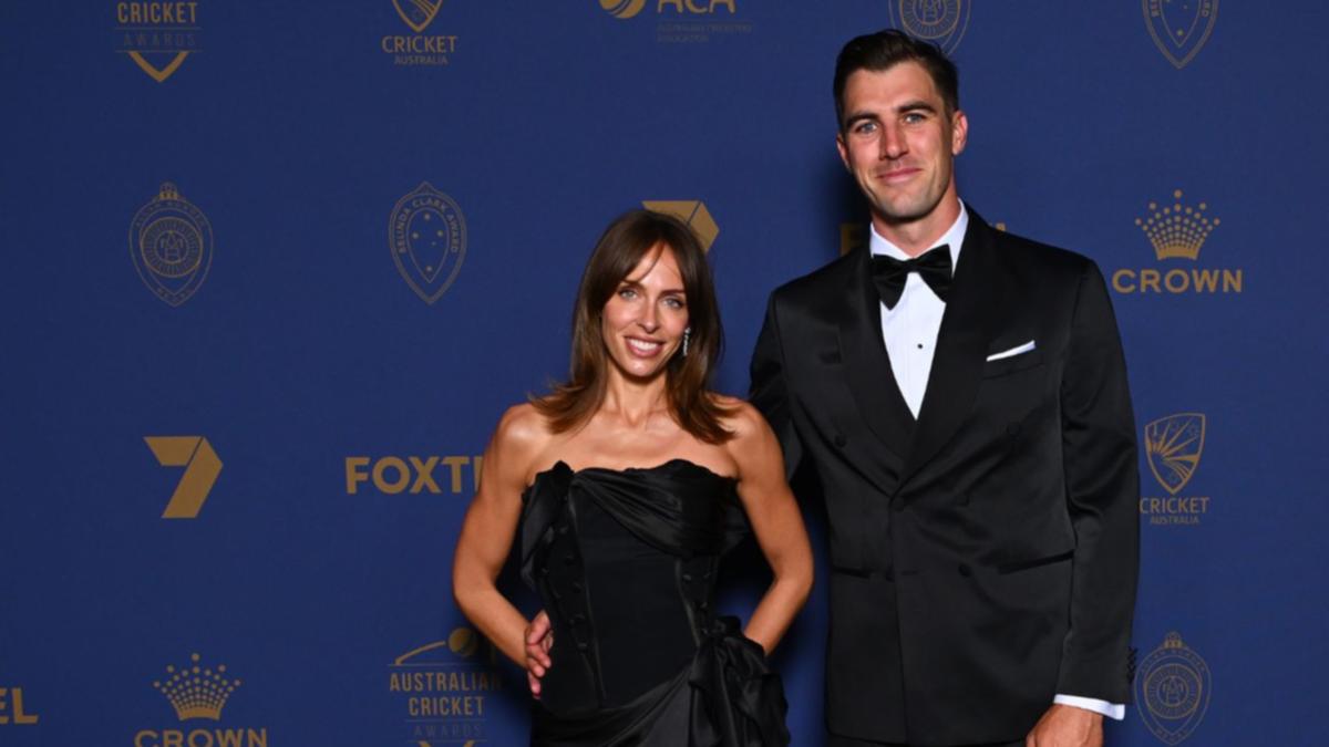 Australian cricket heroes charm at yearly awards