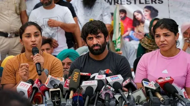 Wrestlers Protest 2.0 COMING SOON? Sakshi and Bajrang’s WARNING after suspension on WFI gets raised