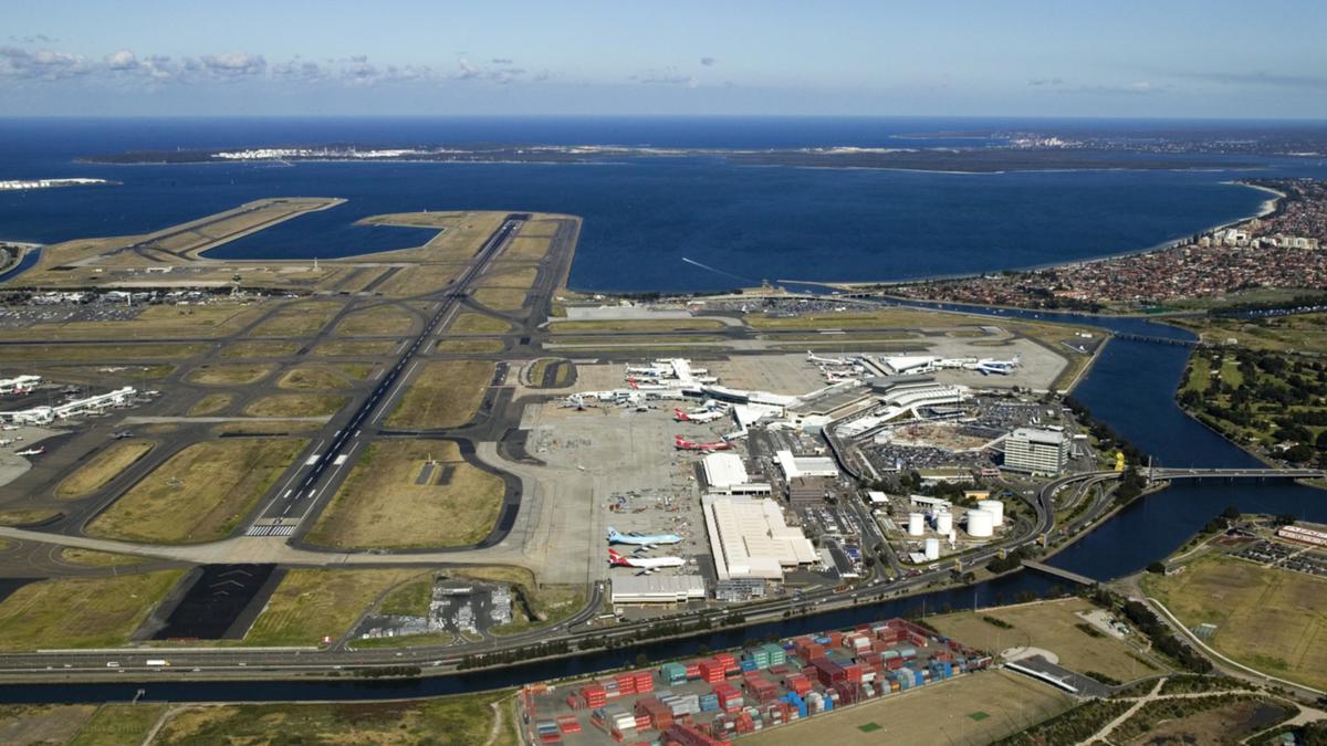 Federal Government reveals reforms at Sydney Airport set to punish cancellations and hold-ups