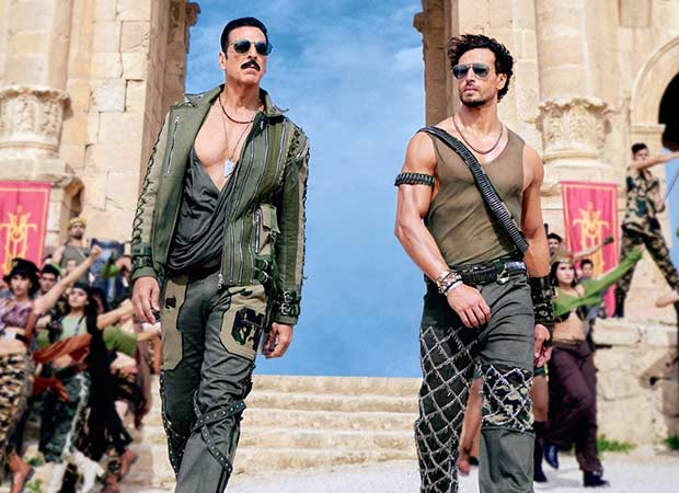 Bade Miyan Chote Miyan: Netizens ask forgiveness to Akshay Kumar and Tiger Shroff after Lucknow fan craze turns rowdy; state, “Choose a much better location next time”