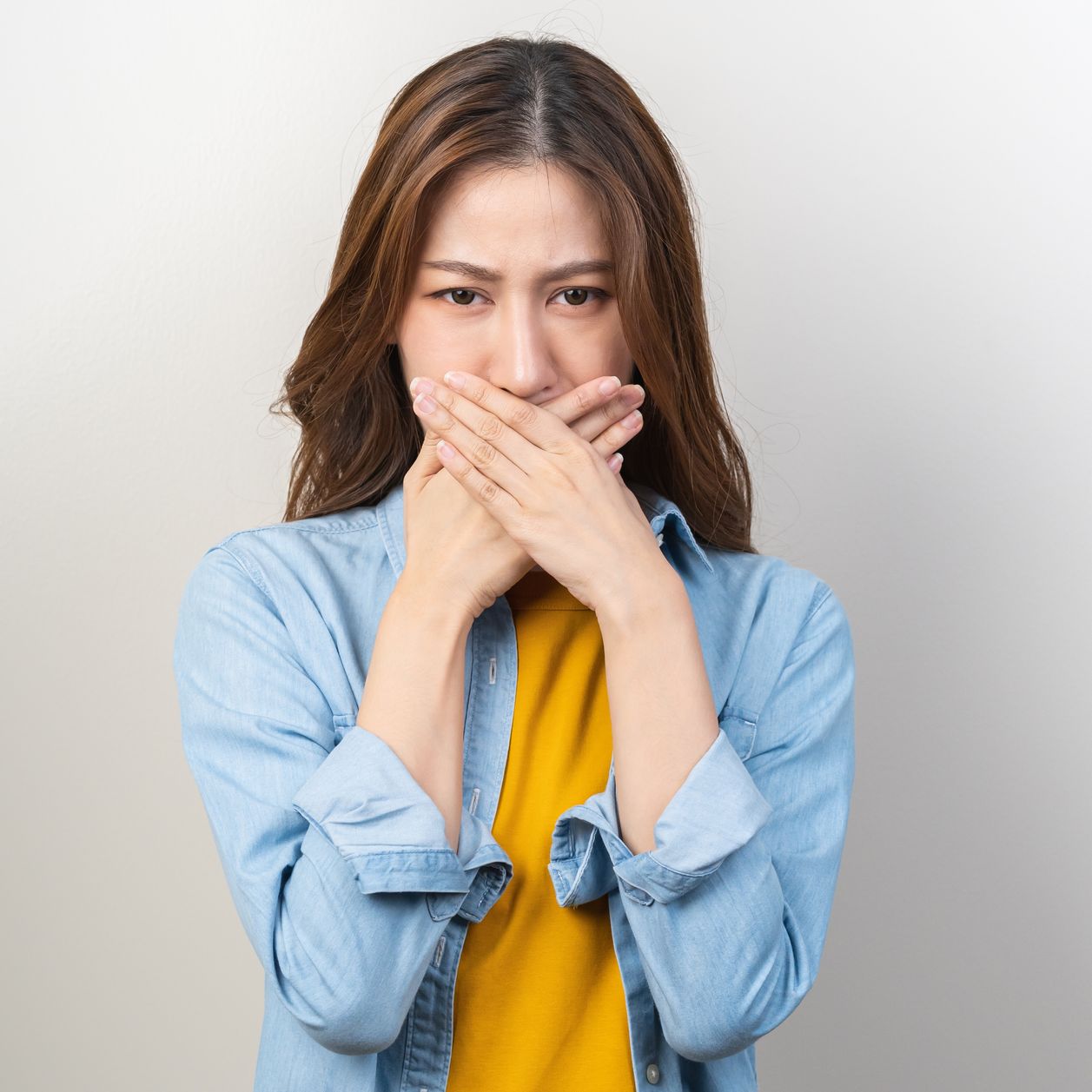 Productos caseros para eliminar las manchas de los dientes