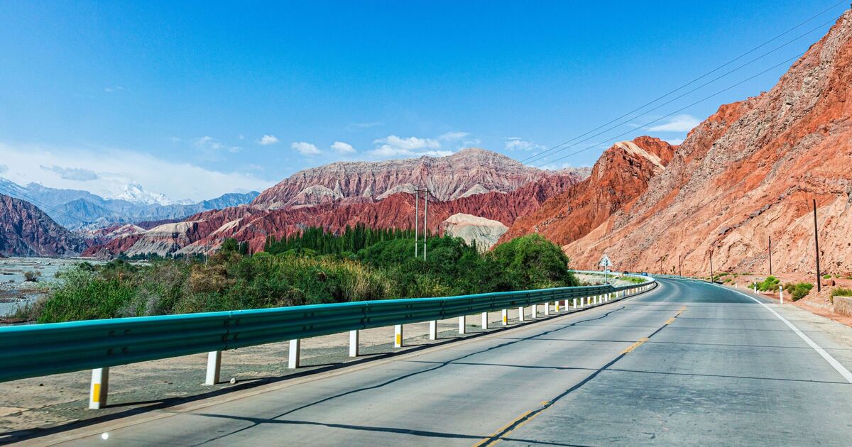 The 778-mile roadway with nearly no traffic that links 2 stunning nations