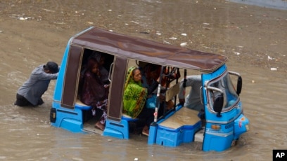 Monsoon rains pound India monetary center